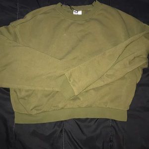 cropped sweatshirt